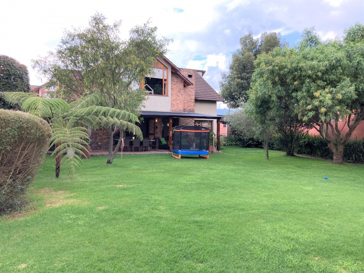 Casa En Venta - San Jose De Bavaria, Bogota