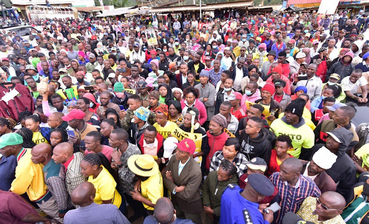 Residents of Taita Taveta came out to meet Kenya Kwanza presidential candidate William Ruto on Friday, June 24,2022