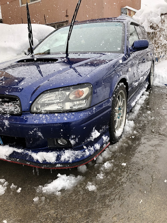 レガシィツーリングワゴンの雪国の試練・雪に埋もれた愛車・雪道は気をつけましょうに関するカスタム事例の投稿画像4枚目