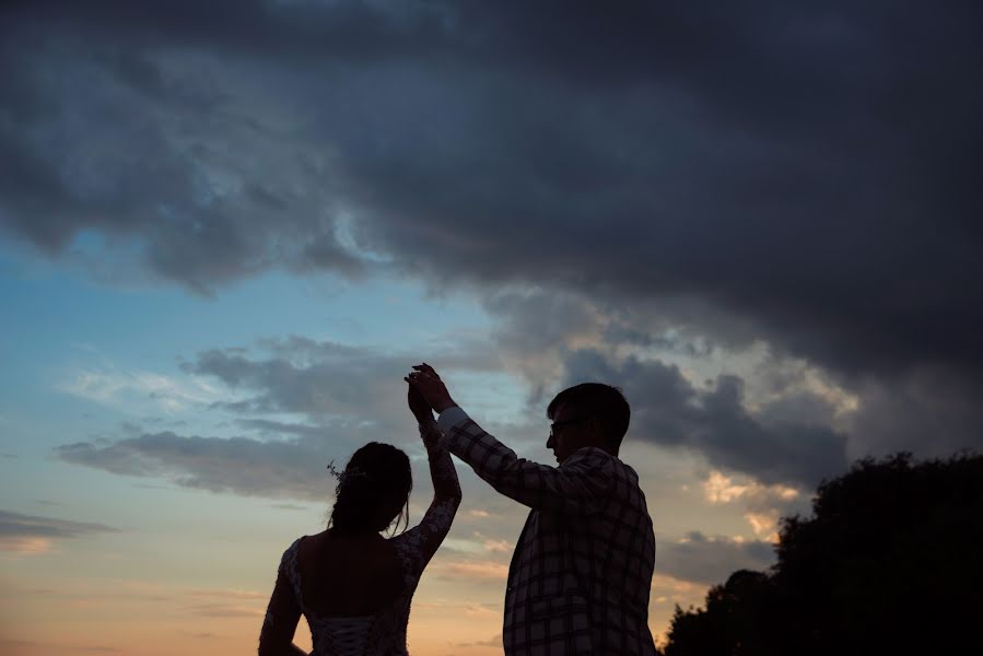 Fotógrafo de bodas Olesya Karakulova (fishka). Foto del 14 de julio 2020