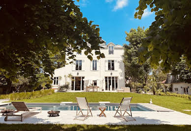 Maison avec piscine et terrasse 2