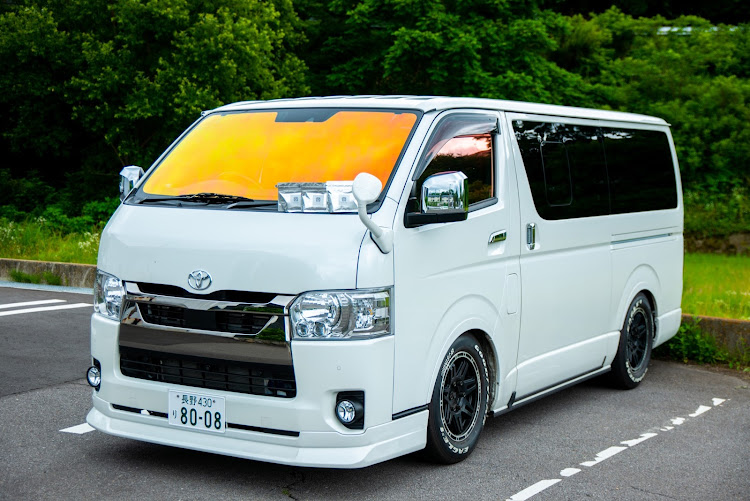 ハイエースバンの車写活・ドライブ・ハイエース・コーヒー・豆を買いにに関するカスタム事例の投稿画像1枚目