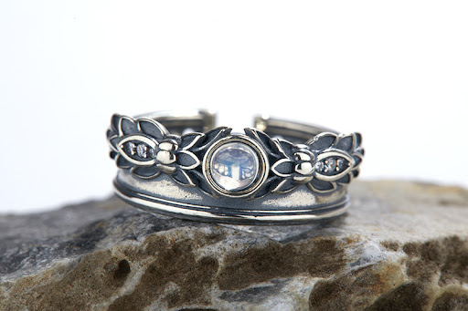 Title 1, Natural Moonstone Ring for Women in S925 Sterli...