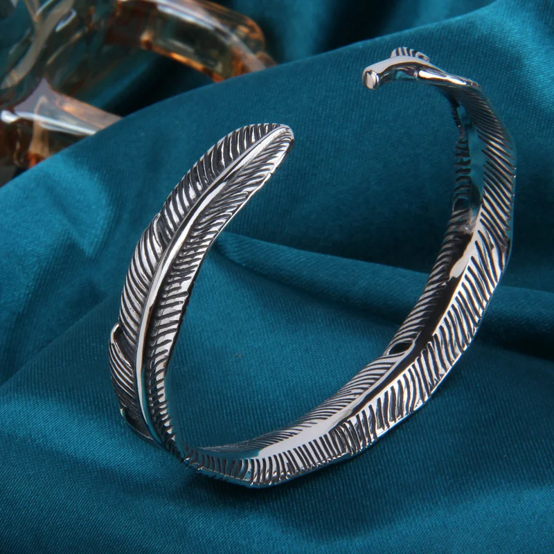 Title 4, Bracelet plume homme argent, rétro et luxe lége...