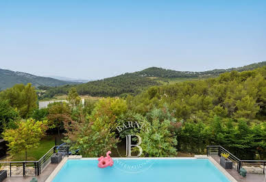 Maison avec piscine et terrasse 3