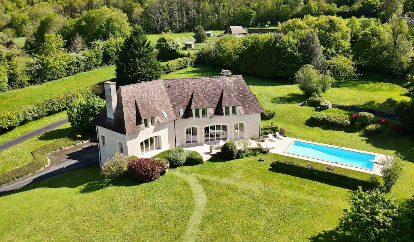 Maison avec piscine et jardin Pont-l'eveque