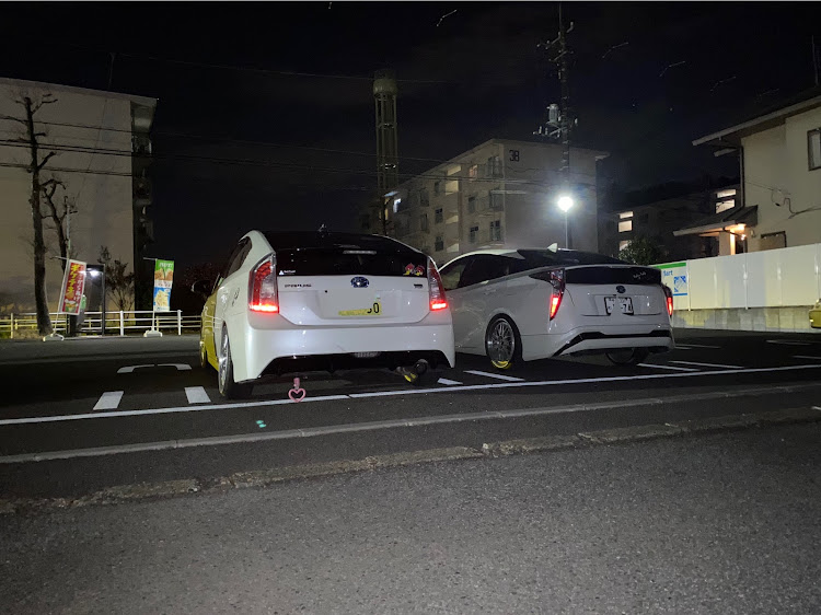 プリウスの寒い・ピックアップ一度でも載ってみたい・ピックアップへの道㊱・深夜の街中・車高調整に関するカスタム事例の投稿画像3枚目