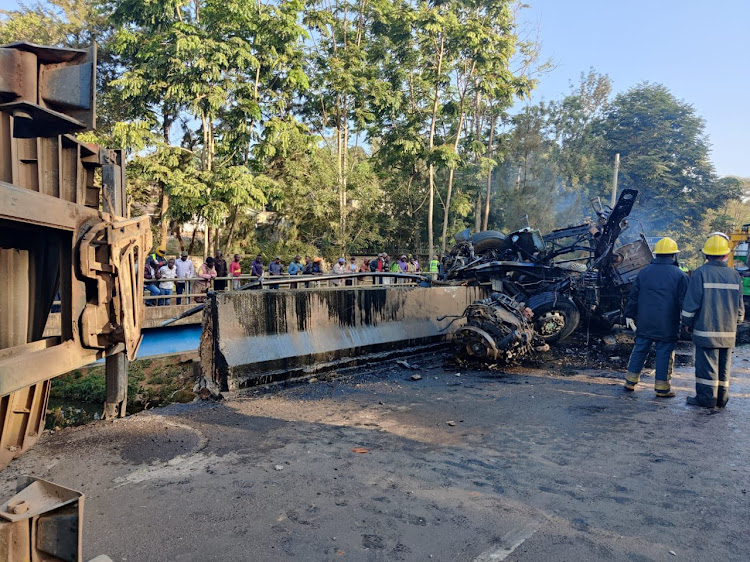 A lorry overturns at at Chania River Bridge near Bluepost Hotel affecting the Kenol-bound traffic.