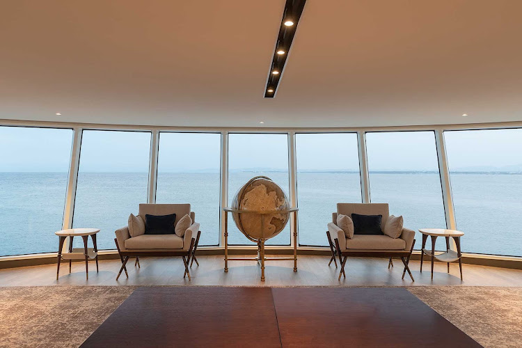 Check out the passing landscapes and seascapes from the Observation Lounge on Silver Origin. 