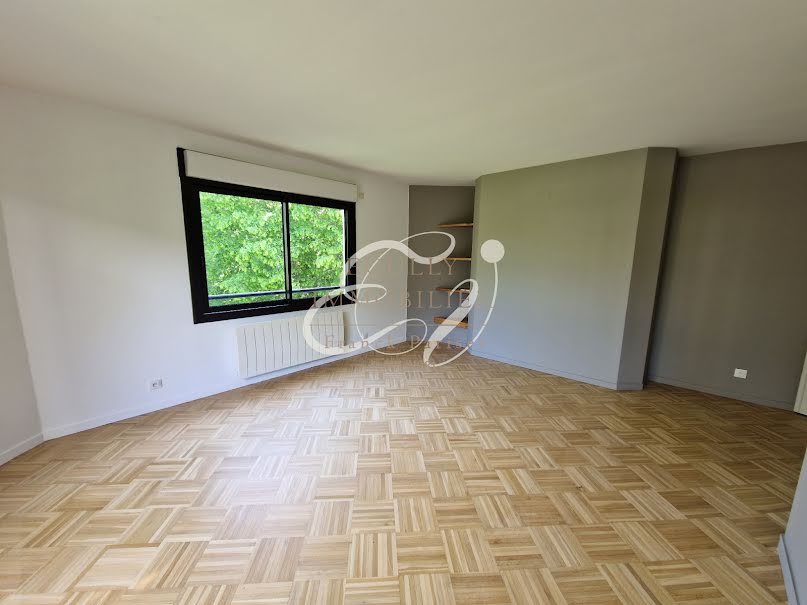 Location  appartement 4 pièces 96.86 m² à Ecully (69130), 1 680 €