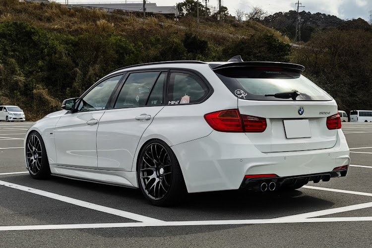3シリーズ ツーリングのF31ツーリング・BMW3シリーズ・夏タイヤ交換・3月もよろしくお願いしますに関するカスタム事例の投稿画像3枚目