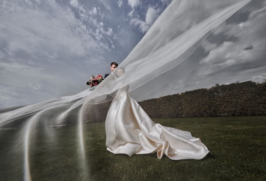 Wedding photographer Oleg Kostin (studio1). Photo of 17 December 2015