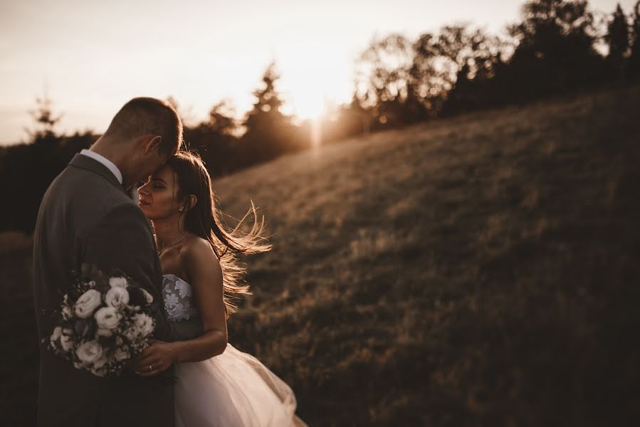 Fotograf ślubny Kamil Nadybał (maleszarestudio). Zdjęcie z 1 września 2017