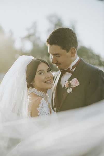 Fotografo di matrimoni Luis Castro Iñiguez (hachevisuals). Foto del 4 aprile 2022