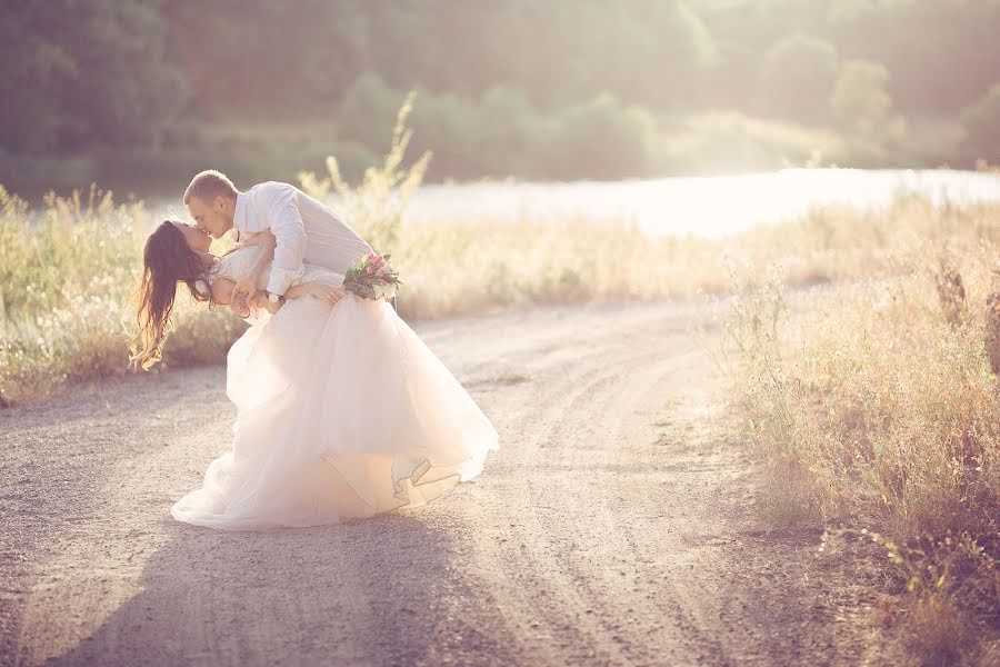 Fotografo di matrimoni Aleksandr Khmelevskiy (salaga). Foto del 2 settembre 2017