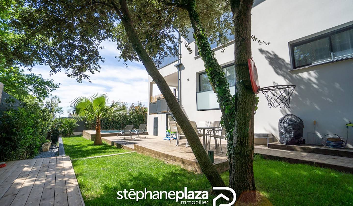 House with pool and terrace Saint-Aunès