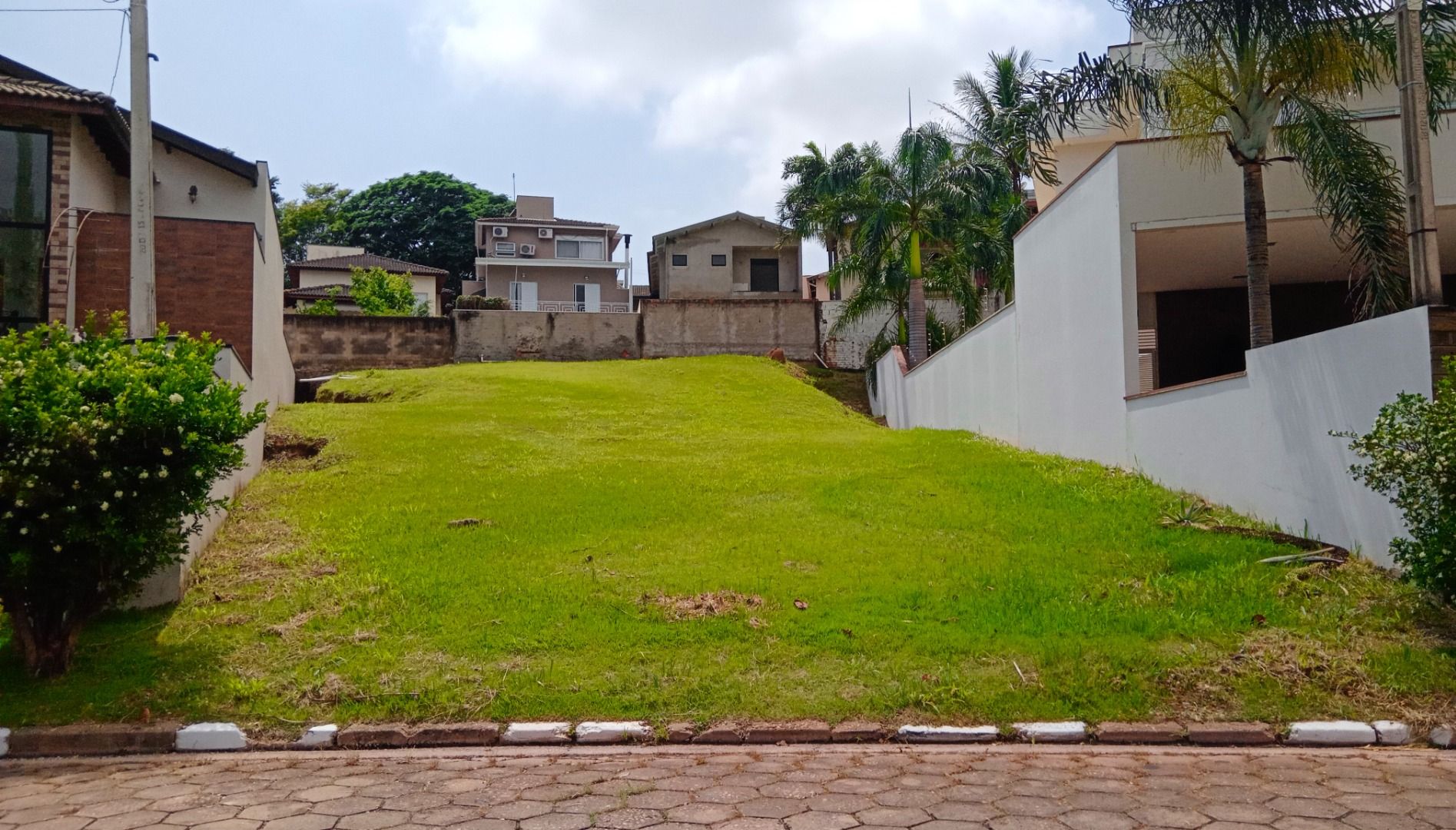 Terrenos à venda Condomínio Campos de Santo Antônio II