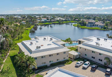 Apartment with pool 10