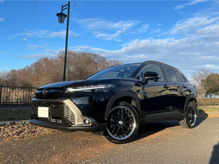 カローラクロスの洗車・スマホ撮影・写活の秋・あけましておめでとうございます・今年もよろしくお願いしますに関するカスタム事例の投稿画像1枚目