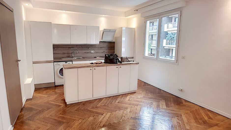 Location  appartement 2 pièces 52 m² à Cannes (06400), 1 150 €