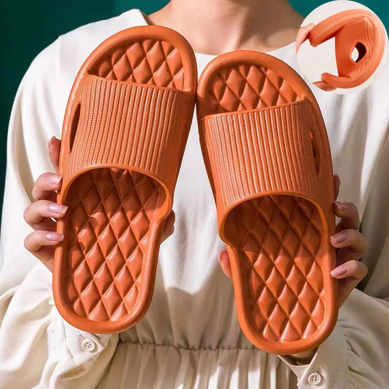 Zachte badslippers van EVA, antislip, voor thuis en in de tuin. Comfortabele huisschoenen en tuinslippers voor jou.