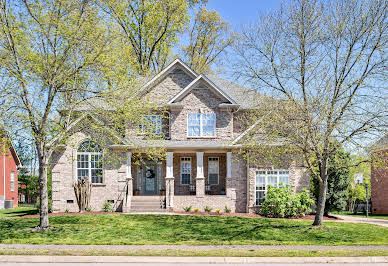 House with pool and garden 15