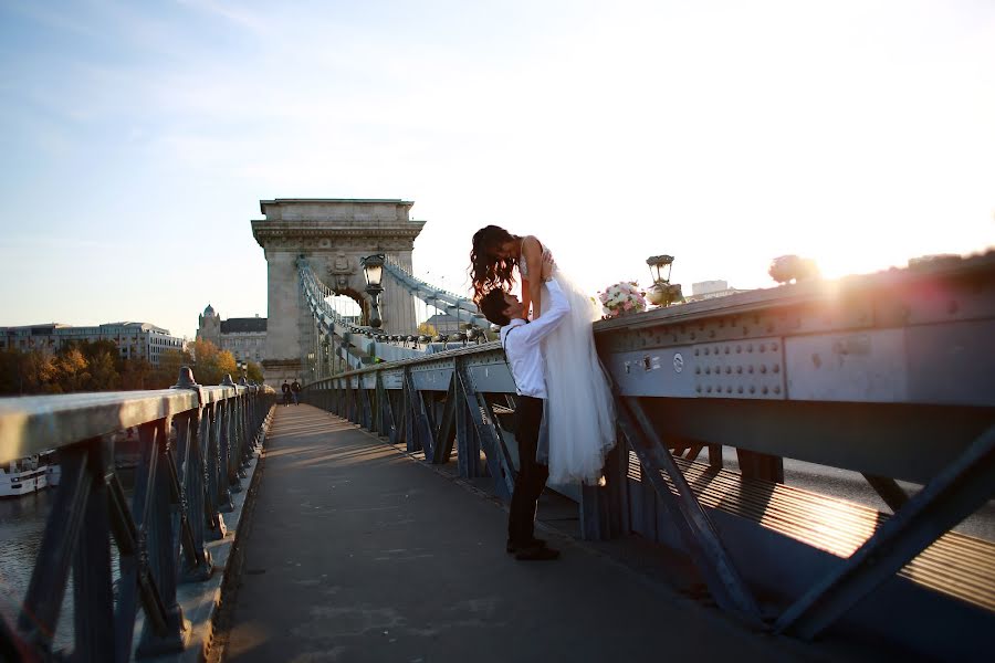 Fotografo di matrimoni Maksim Berlyuta (maximberlyuta). Foto del 15 marzo 2020