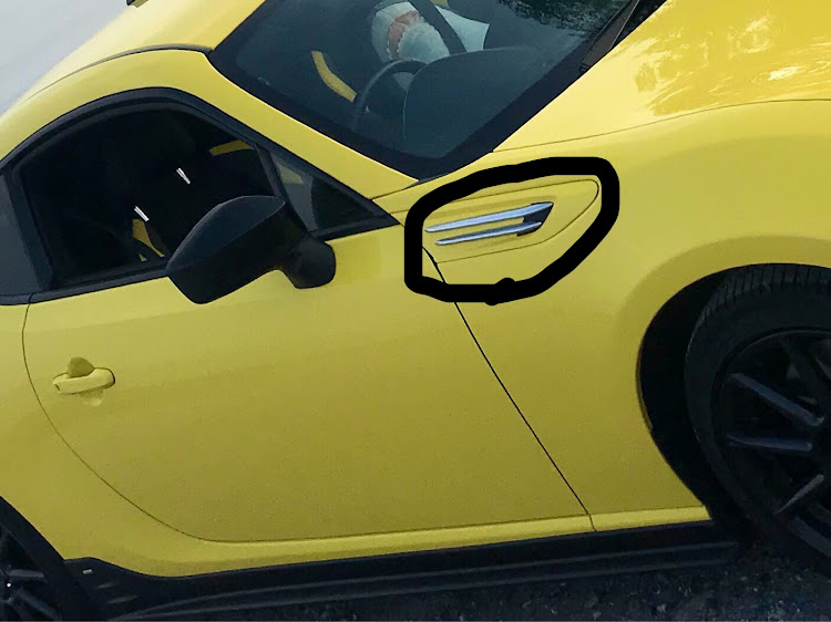 BRZのBRZ・DIY・パーツ・フェンダーガーニッシュに関するカスタム事例の投稿画像1枚目