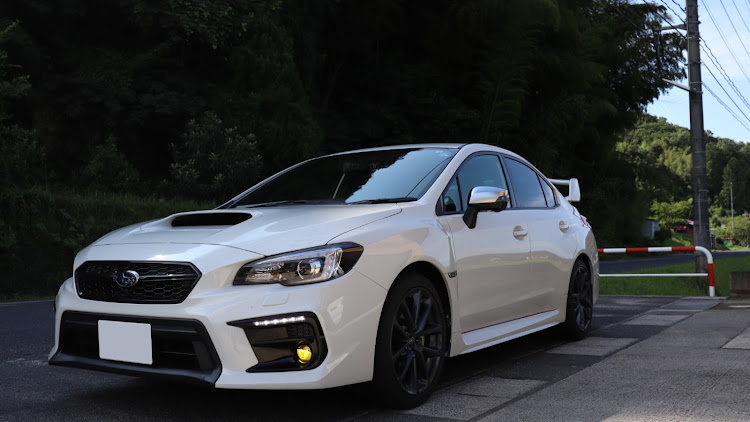WRX S4の点検・ドアプロテクター・LEDに関するカスタム事例の投稿画像1枚目