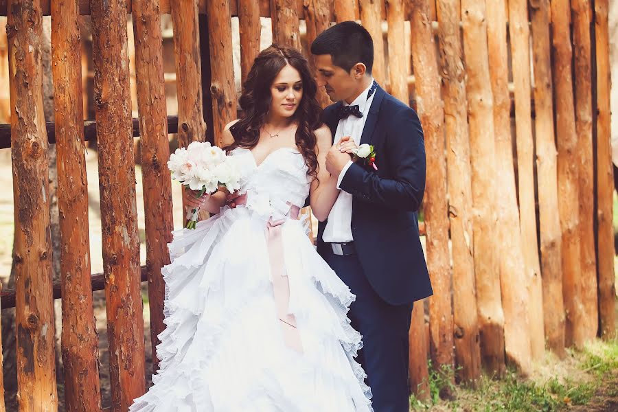 Wedding photographer Anastasiya Kulikova (ll-foto). Photo of 2 August 2015