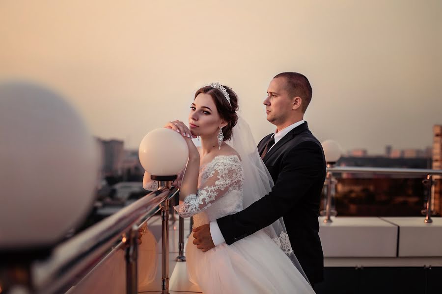 Fotógrafo de casamento Olesya Tokar (tokar84). Foto de 28 de dezembro 2019