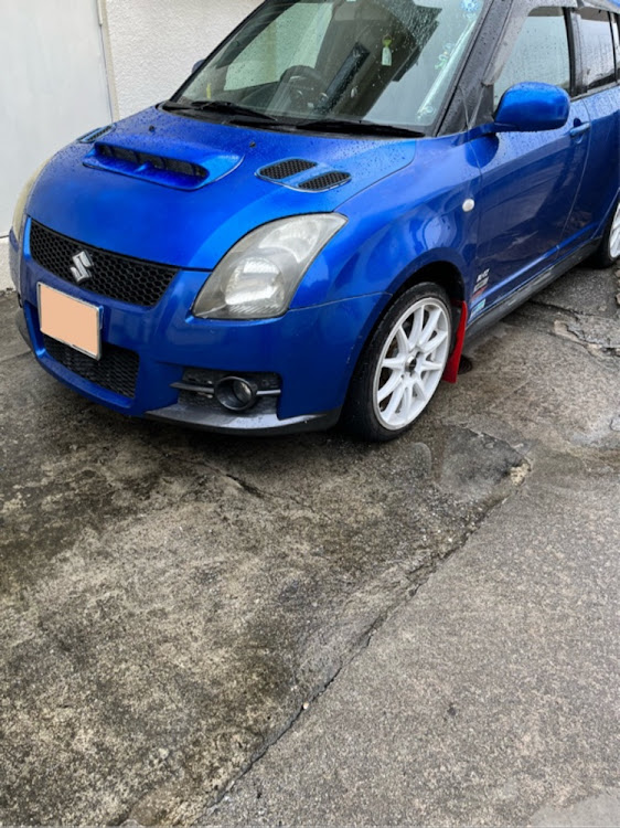 スイフトスポーツのFJスポーツさんが投稿したカスタム事例の投稿画像2枚目