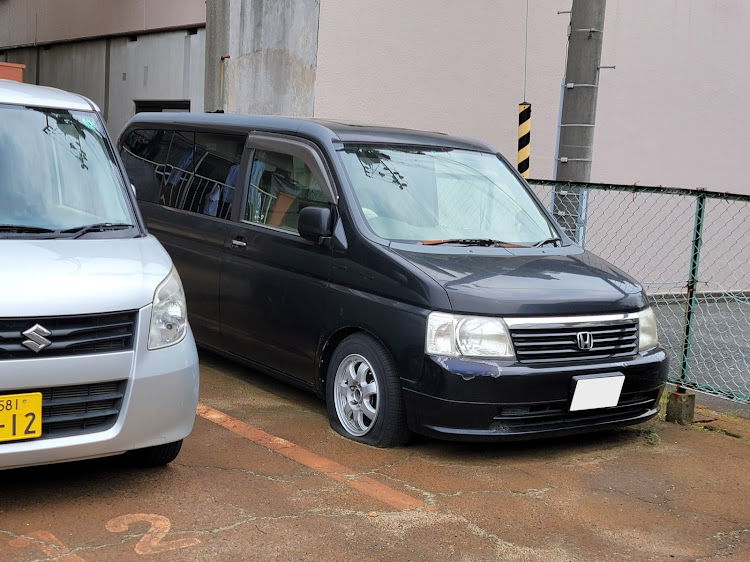 おしずかにさんが投稿した新潟放置車両・放置車両・新潟草ヒロ・草ヒロ・ステップワゴンに関するカスタム事例の投稿画像1枚目