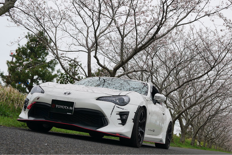 86の愛車撮影・撮影スポット・佐賀空港桜ロード・コラボ・桜に関するカスタム事例の投稿画像3枚目