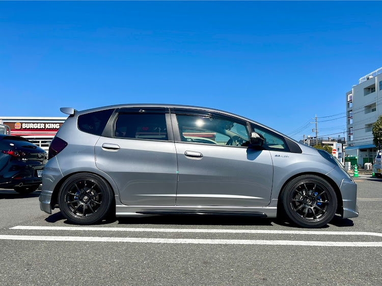 フィットのローガン・ローガンレーシング・ご近所レーシング・愛車の半顔が見たい・車検終わりに関するカスタム事例の投稿画像9枚目