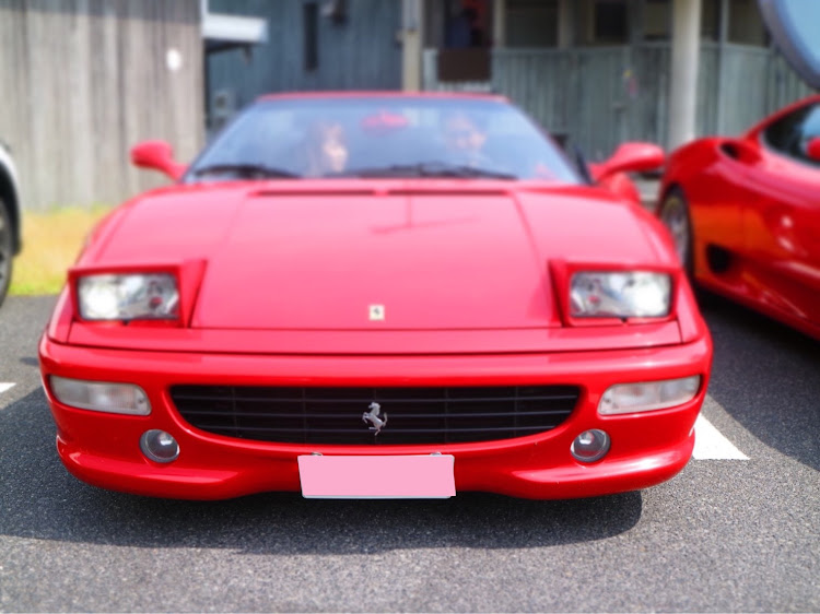 F355 スパイダーの正面写真・#正面写真・フェラーリ・F355スパイダー・オープンカーに関するカスタム事例の投稿画像1枚目