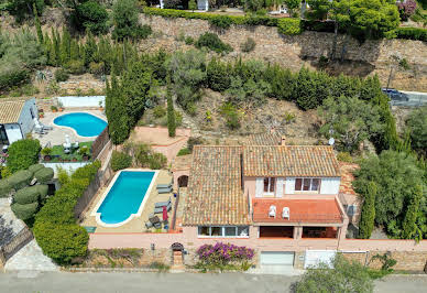 House with garden and terrace 4