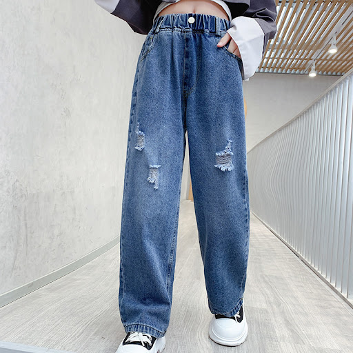 Title 8, Loose wide-leg jeans for middle-aged kids. Comf...