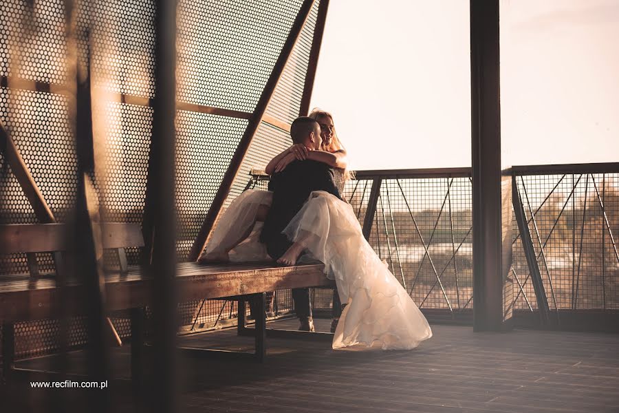 Fotógrafo de casamento Maciek  łukasz Recfilm (recfilm). Foto de 6 de janeiro 2023