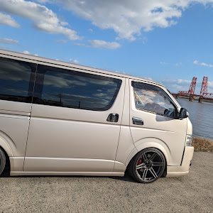 ハイエースバン TRH200V