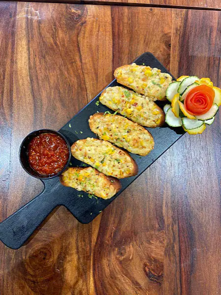 Cheese Corn Garlic Bread [5 PCS]