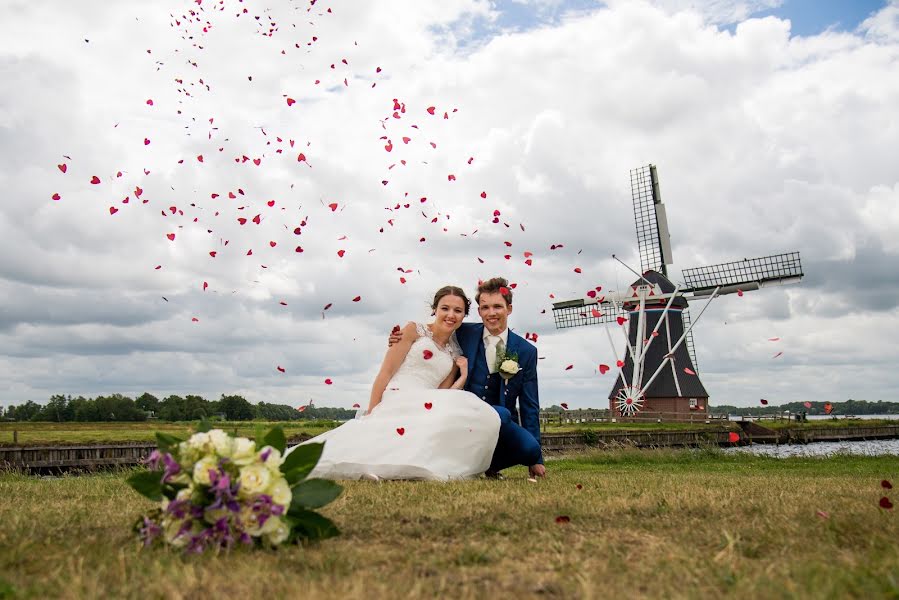 Pulmafotograaf Dineke Van Der Wouden (vanderwouden). Foto tehtud 25 märts 2019