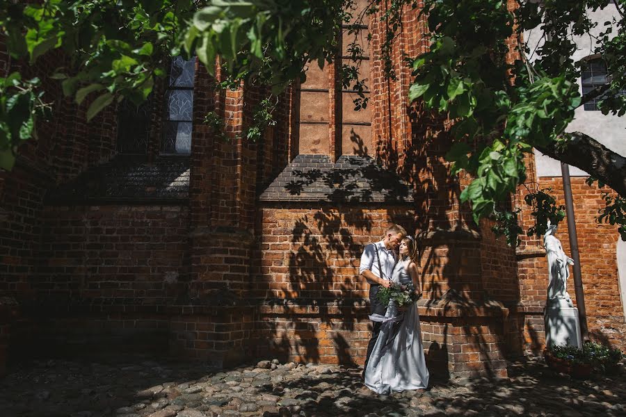ช่างภาพงานแต่งงาน Pavel Nenartovich (nenik83) ภาพเมื่อ 10 มิถุนายน 2016