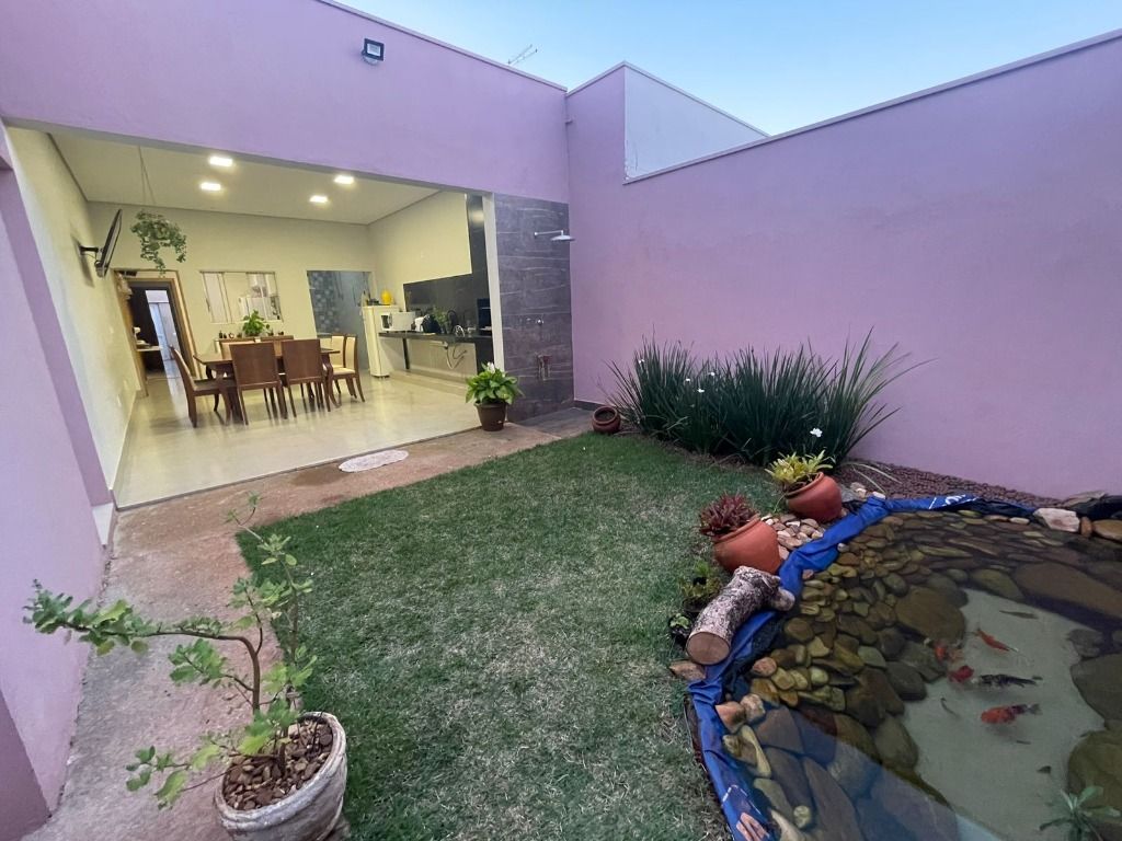 Casa com 3 dormitórios à venda, 204 m² por R$ 635.000,00 - Jardim Nenê Gomes - Uberaba/MG