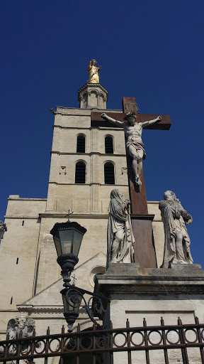 Calvaire Devant Notre Dame Des Doms