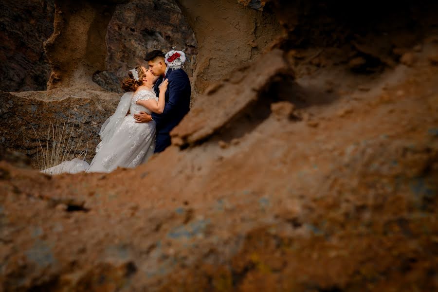 Wedding photographer Denys Miguel Vedia Chumacero (denysvedia). Photo of 19 August 2023