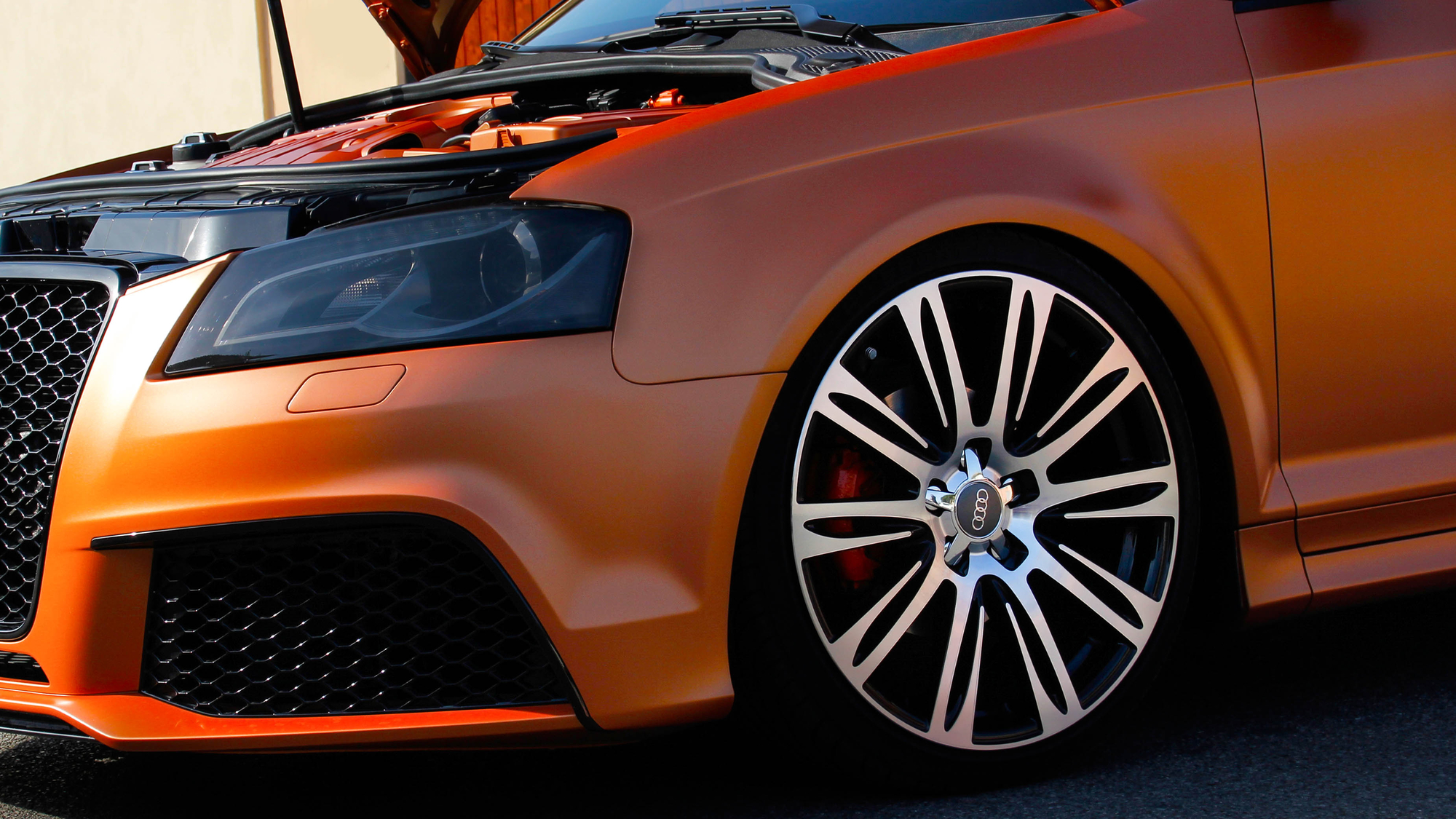 audi orange di amoled