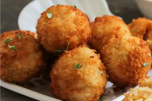 Cheesy Jalapeno Bites ( 6 Pcs )