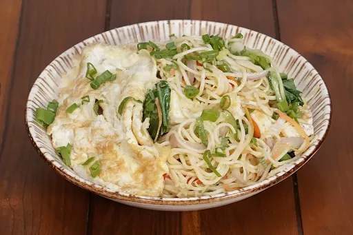 Egg Hakka Garlic Noodles