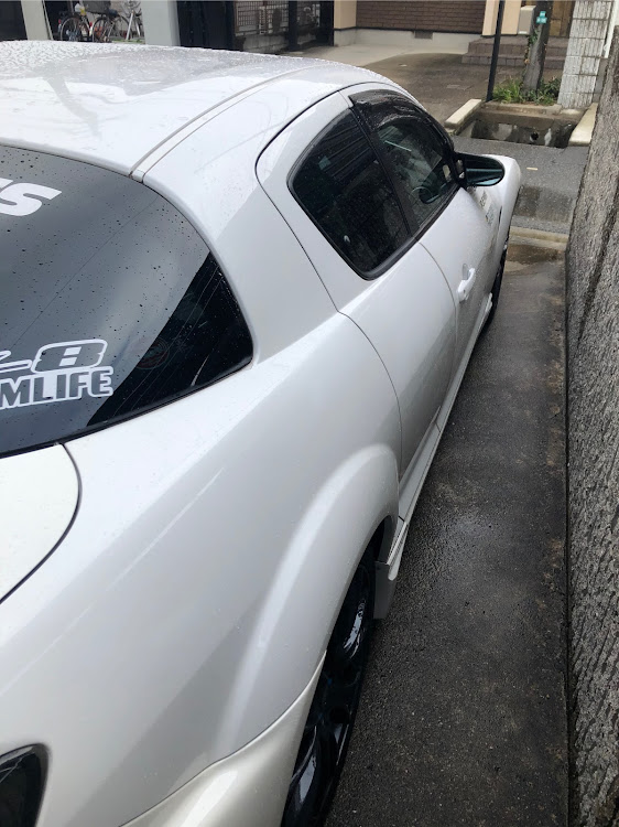 RX-8のステッカー剥がしに関するカスタム事例の投稿画像3枚目
